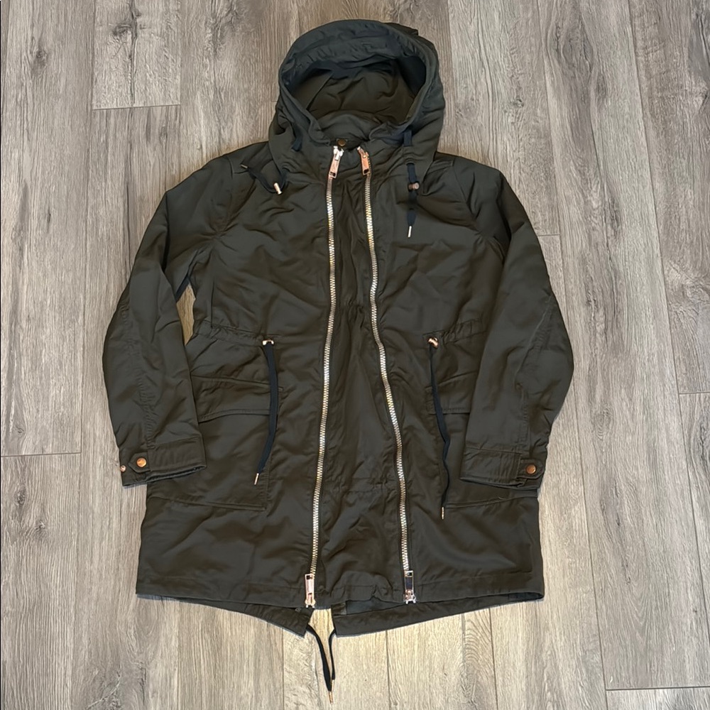 Women’s Thyme Maternity khaki green adjustable jacket